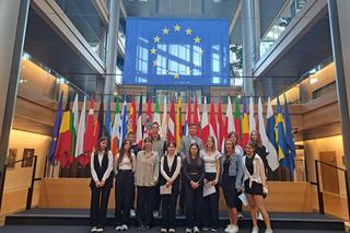 Młodzież z powiatu wąbrzeskiego odwiedziła Parlament Europejski w Strasburgu