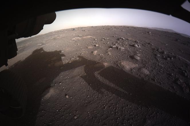 NASA pokazała nowe zdjęcia Marsa. Tak lądował łazik