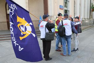 Tak wyglądają zwolnienia grupowe w Poczcie Polskiej. Przymuszenie i szantaż