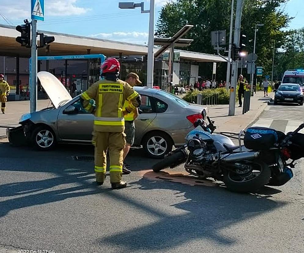 Wypadek policjanta w Piekarach Śląskich. Jechał motocyklem