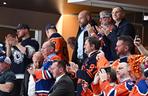 Prezydent RP Andrzej Duda w Edmonton, podczas pierwszego spotkania Play Off NHL-Los Angeles Kings z Edmonton Oilers