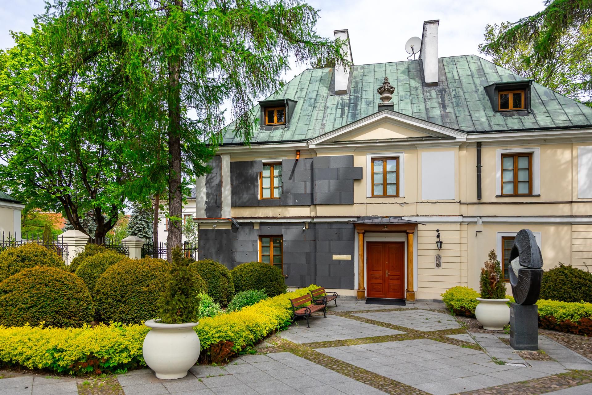 Nielegalna termomodernizacja zabytku w Wilanowie