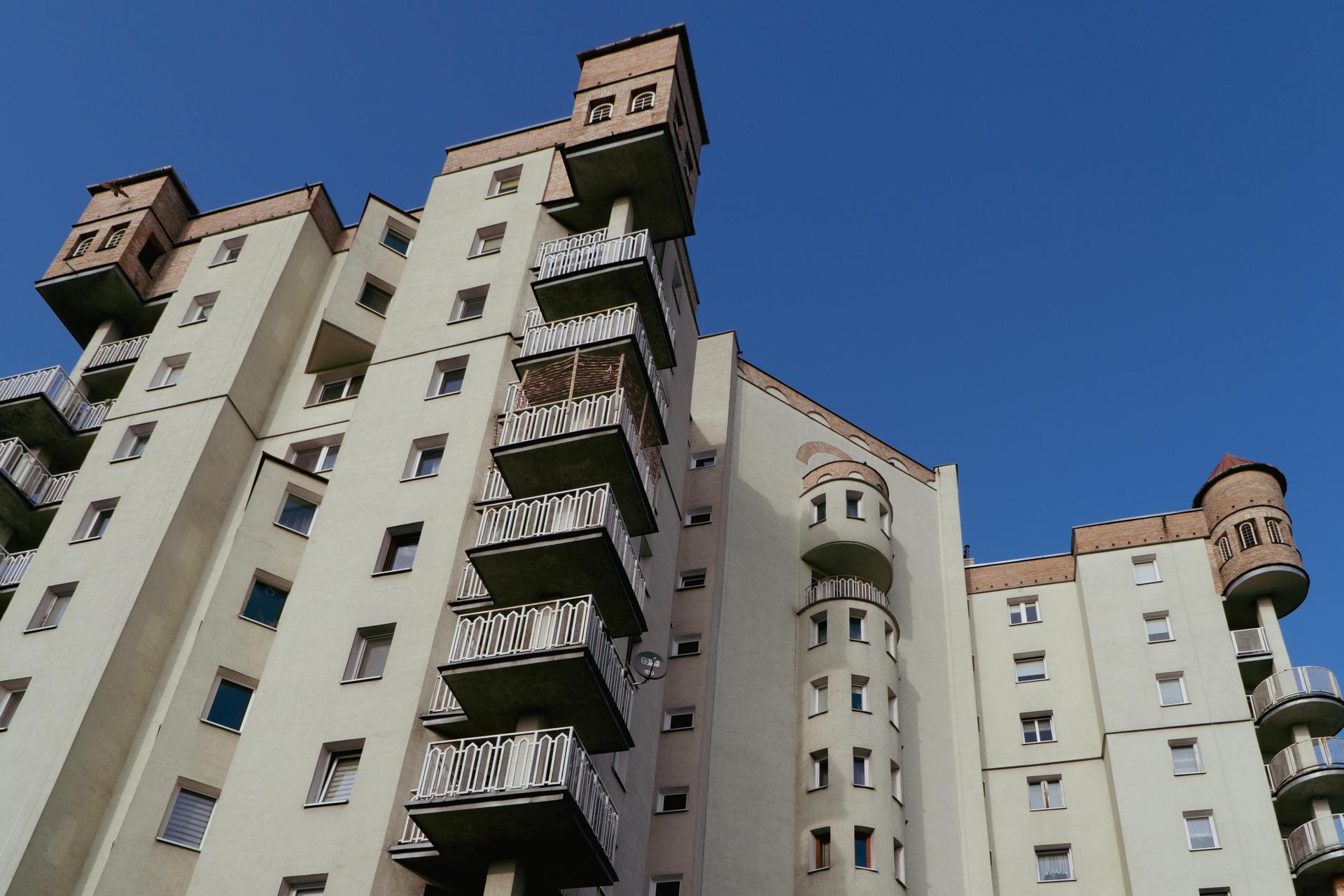 Blok-zamek w Krakowie - zdjęcia. Zobacz Wawel z wielkiej płyty