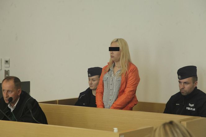 Klaudia bawiła się nad morzem, w domu umierało jej dziecko. Wstrząsające szczegóły zbrodni. „Nie dopilnowałam”