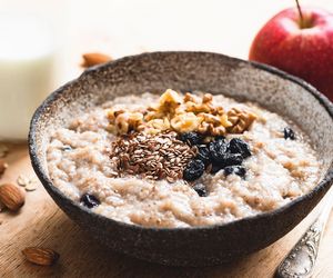 Wsyp kilka ziarenek do owsianki. Jeśli chcesz schudnąć, rób to jak najczęściej