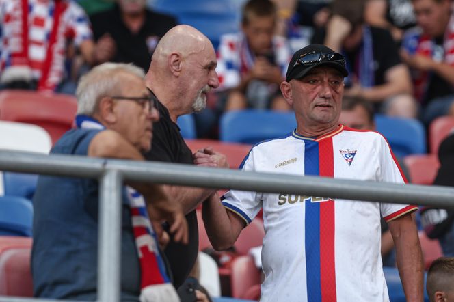 Górnik Zabrze - Termalica Nieciecza. Niesamowita atmosfera na Arenie Zabrze! Kibice Górnika dopingują swoją drużynę