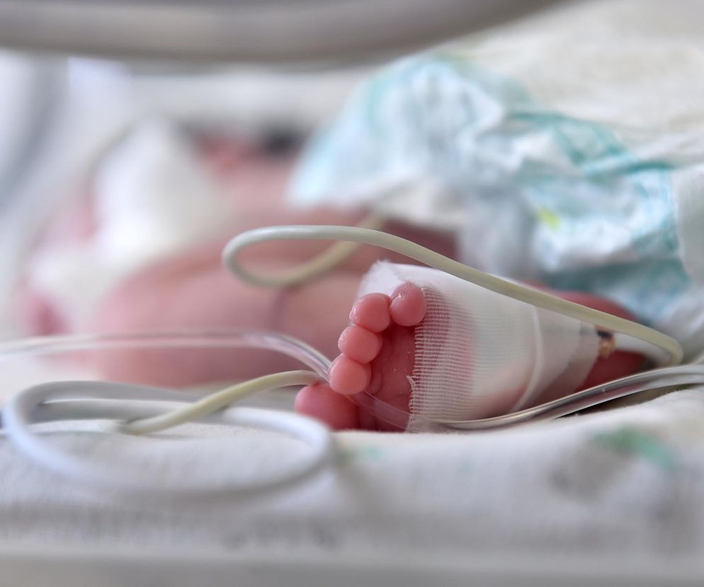 Nie zgadzają się, by ich córeczka została odłączona od respiratora. Sąd ma wydać wyrok 