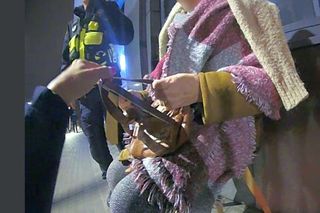 Nie wie, gdzie jest ani jak się nazywa. Znaleziona w Warszawie kobieta trafiła do szpitala