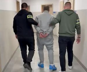 Strzelanina w Bydgoszczy, mężczyzna z raną brzucha. Policjanci weszli do sprawcy o 6.15! Jest NAGRANIE