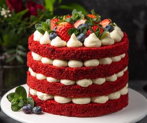 Red velvet - niezwykły tort z czerwonym biszkoptem 