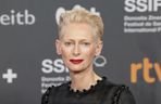 „Byłam na 43 pogrzebach” - Tilda Swinton wraca do najtrudniejszego czasu swojego życia