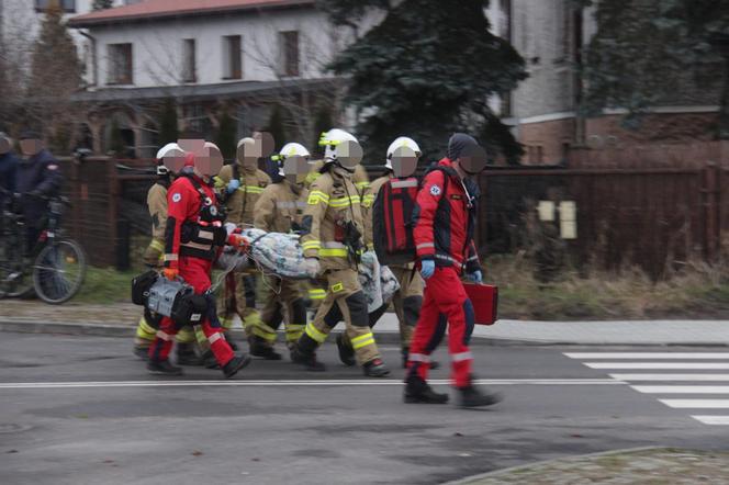 Dramat! Rodzina zatruta czadem. Mama i dwoje dzieci w szpitalu, w akcji dwa śmigłowce LPR