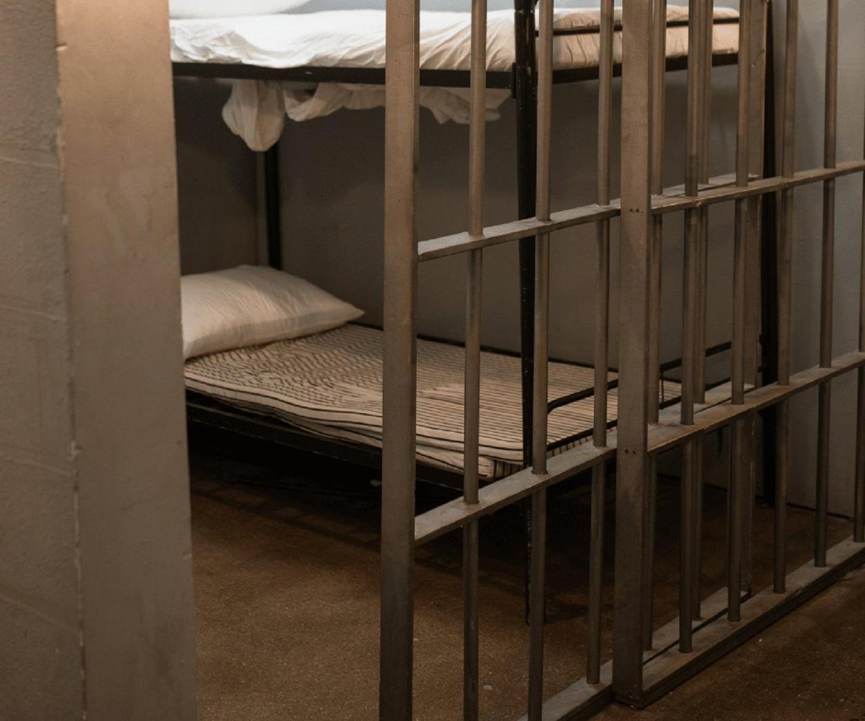 France : Ministère de la Justice.  En France, les prisons sont surpeuplées.  « Des conditions qui se détériorent »