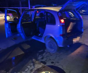 Pościg za złodziejem kół w Warszawie. Pirat drogowy staranował radiowóz!