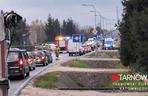 Łęg Tarnowski. Wypadek z udziałem dwóch osobówek i motoroweru