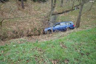 Pijany kierowca wjechał do rowu. Miał dwa promile