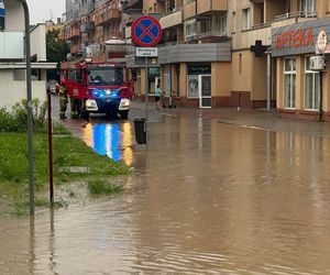 W Elblągu wylała rzeka. Wprowadzono stan pogotowia przeciwpowodziowego. „Każdy z nas się boi”