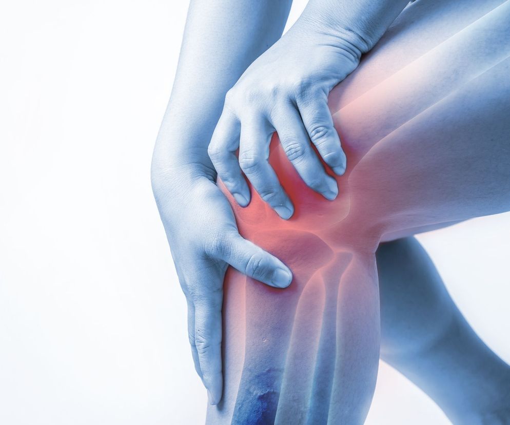 Nowatorska operacja zwyrodnienia stawów kolanowych to nadzieja dla wielu chorych. Dzięki niej chorzy cierpiący od lat na problemy z kolanami będą mogli uniknąć ryzykownego zabiegu założenia endoprotez i szybko powrócić do zdrowia i pełnej aktywności fizycznej.