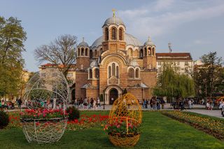 Złote kopuły i majestatyczne góry niecałe dwie godziny od Krakowa. Wystartowały loty na świetny city break 