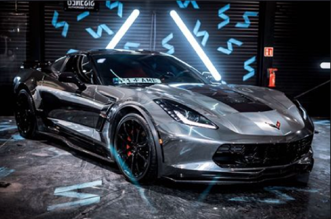 Wojtek Gola jeździ Corvette C7 Grand Sport