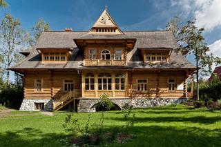 Willa „Oksza” w Zakopanem. To arcydzieło architektury. Wznieśli ją góralscy cieśle w najpiękniejszej części Małopolski