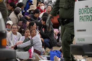 Graniczny koszmar. Tysiące imigrantów próbowały dostać się do USA