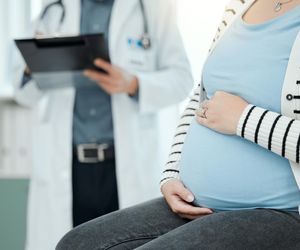 Serce 28-latki stanęło w czasie porodu! Lekarze prowadzili reanimację i cesarskie cięcie
