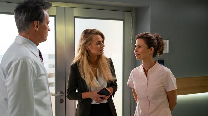 Na dobre i na złe odc. 940. Kinga Lipska (Magdalena Kumorek), Andrzej Falkowicz (Michał Żebrowski), Agata Woźnicka (Emilia Komarnicka)