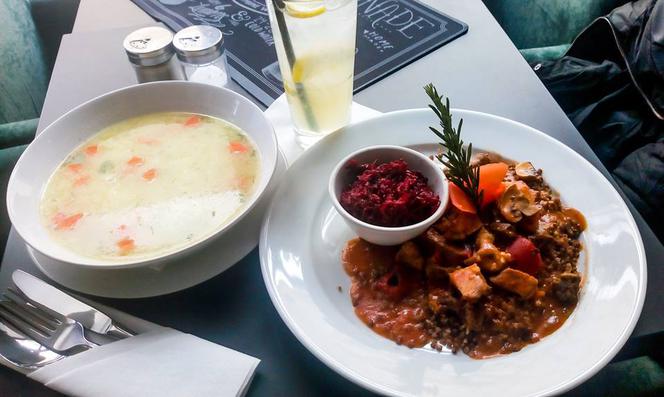 Gdzie zjeść smacznie i tanio? Oto 10 restauracji, gdzie zjesz lunch do 20 złotych! [ADRESY, CENY]