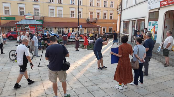 Tak protestowali mieszkańcy Tarnowa! Wsparcie dla telewizji TVN