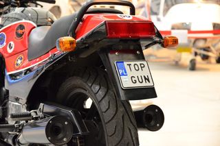 To nie lada gratka dla miłośników filmu „Top Gun”. Do Muzeum Sił Powietrznych w Dęblinie trafił motocykl KAWASAKI GPz 900R NINJA, na którym w tym kultowym filmie jeździł Tom Cruise!