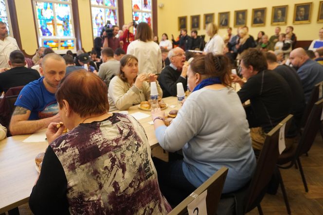 Mistrzostwa Poznania w jedzeniu pączków na czas