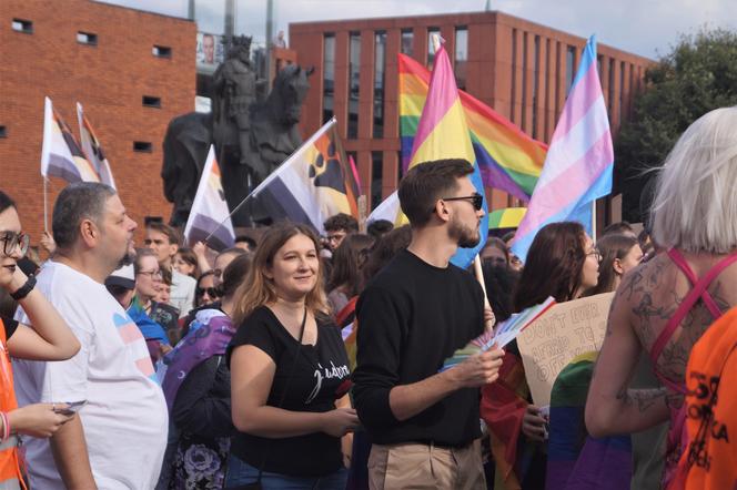 II Marsz Równości w Bydgoszczy pod hasłem "Wybierz miłość” [ZDJĘCIA]