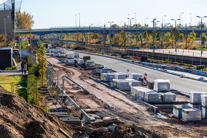 Park linearny na Służewcu w Warszawie pod koniec budowy