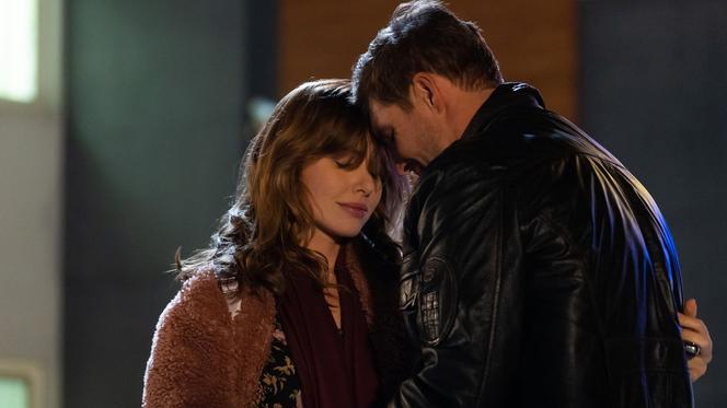 Na dobre i na złe odc. 834. Hania Sikorka (Marta Żmuda Trzebiatowska), Piotr Korban (Mikołaj Roznerski)