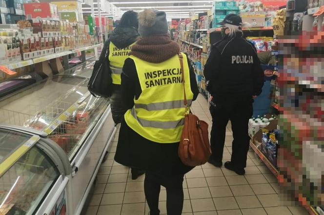 Niedziela handlowa 6 grudnia. Policyjne kontrole w sklepach i kary do 1000 zł