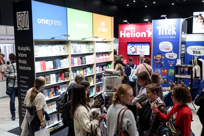 Targi Książki w Katowicach to okazja do zdobycia autografów pisarzy