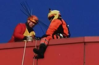 Kalisz. Wspinali się po ścianach „okrąglaka”, by rozbawić małych pacjentów i zebrać pieniądze na WOŚP