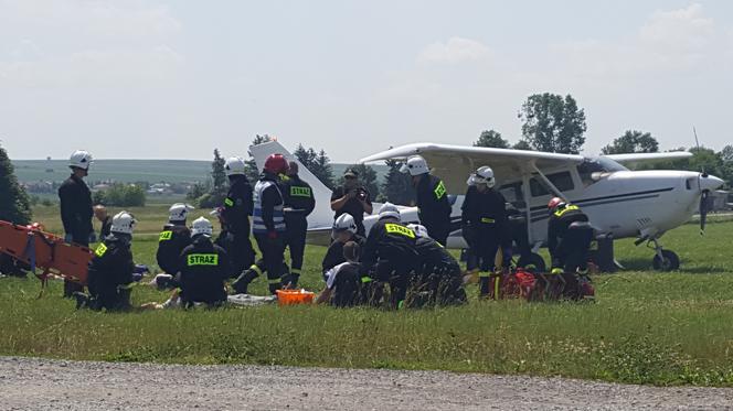 Uszkodzony samolot i awaryjne lądowanie! Ogromna akcja służb na lotnisku