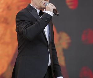 Znany dziennikarz i brat pogodynka TVP na scenie w Opolu. Grają w jednym zespole! Mało kto o tym wiedział 