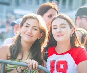 Sosnowiec Fun Festival. Publiczność szaleje przed sceną