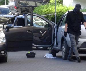 Wielka akcja ABW na warszawskim Gocławiu. Jedna osoba zatrzymana, podejrzane przedmioty w samochodzie