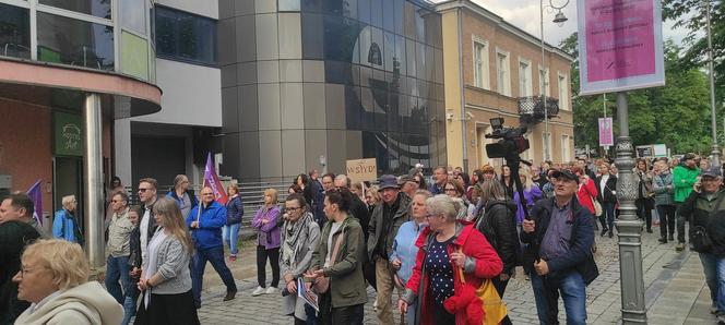 Protest kobiet "Ani jednej więcej!" w Kielcach (14 czerwca 2023)