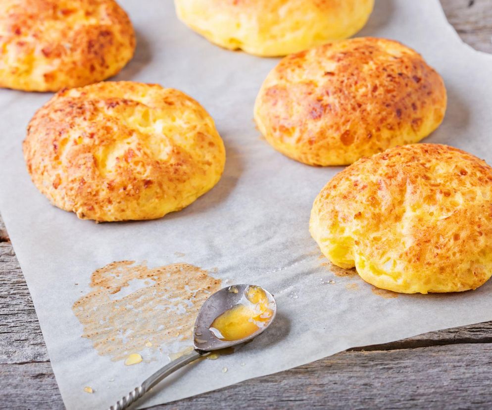 Jak zrobić gomółki serowe? Przepis na zapomniany hit z twarogu