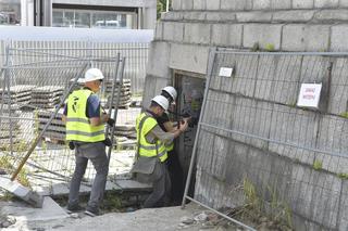 Byliśmy w podziemiach pod pl. Defilad. Tak wyglądają wnętrza pod trybuną honorową przy Pałacu Kultury