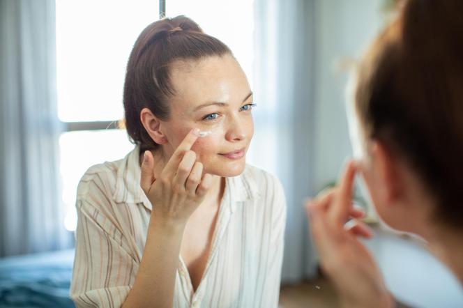 Tajniki pielęgnacji skóry twarzy po 40-tce. Kosmetolog ma 3 cenne rady