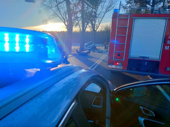 Mały Płock. Groźny wypadek na DK 63. Kierowca seata zderzył się z fordem