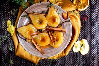 Gruszki w karmelu – słodkie zapomnienie. Deser, który rozpływa się w ustach