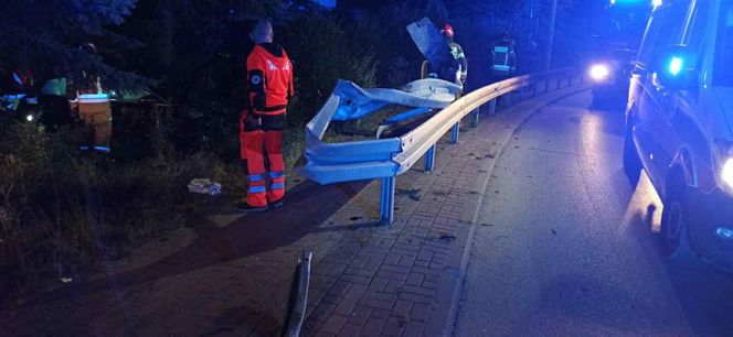 Nocna szarża przy Benedyktyńskiej w Starachowicach. Kierowca i pasażerowie uciekli
