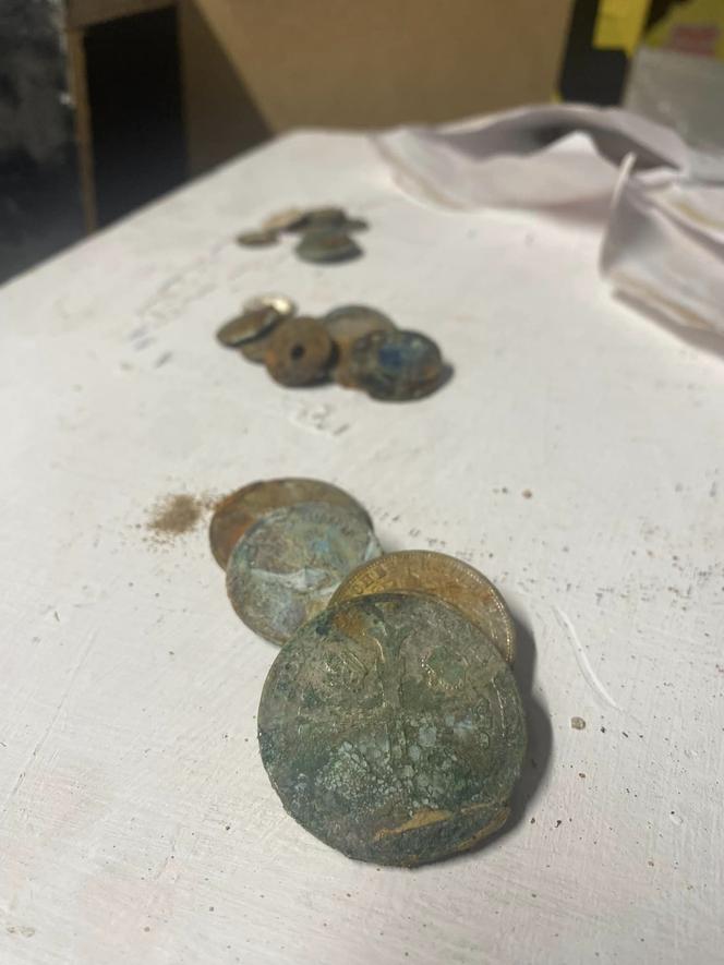 "Skrzynia skarbów" znaleziona podczas budowy kąpieliska w Zielonej Górze